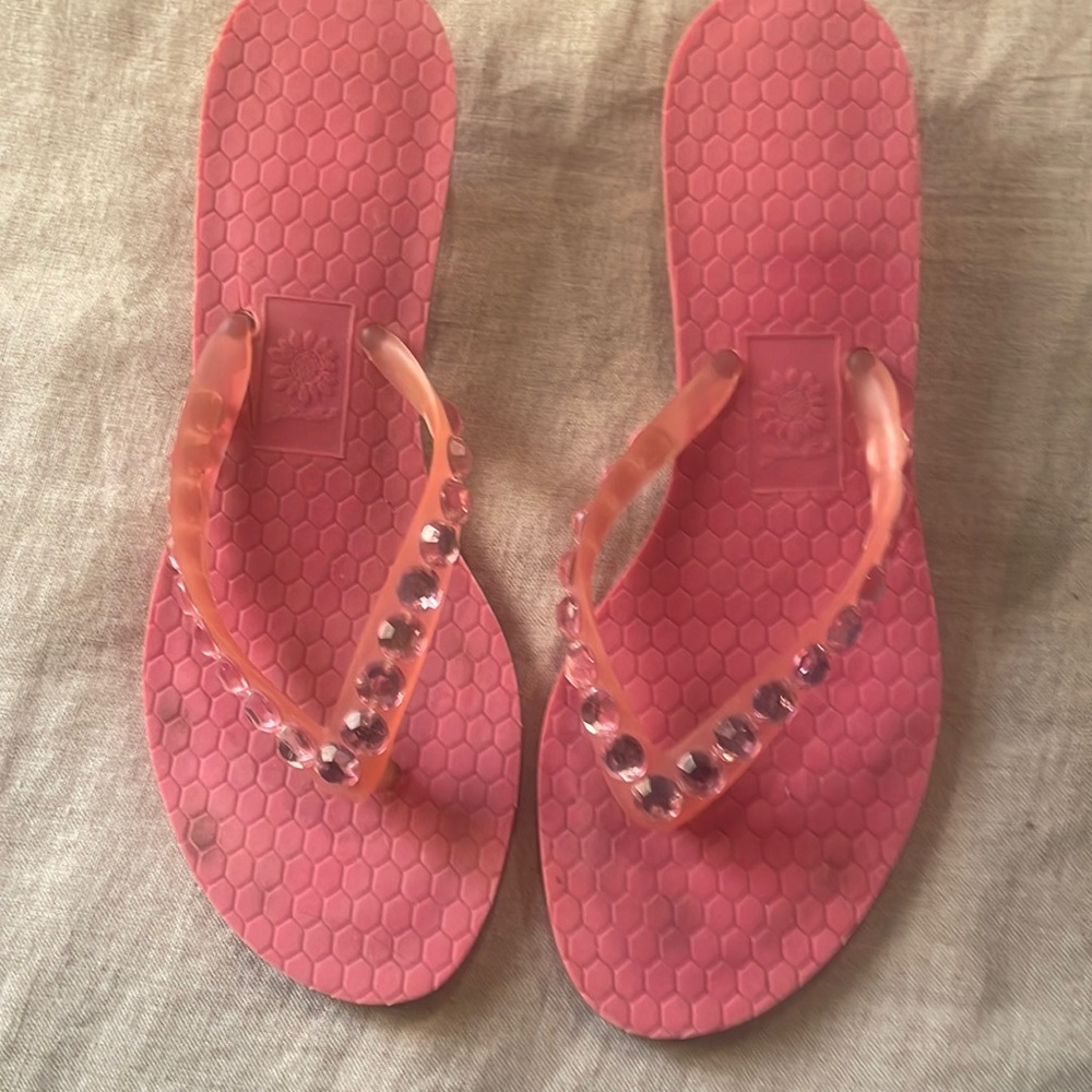 Adorable pink jelly sandals with bling